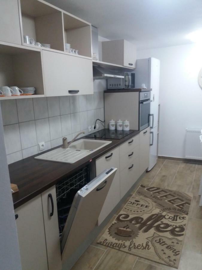 Apartment Tunel Hrušica Exteriör bild